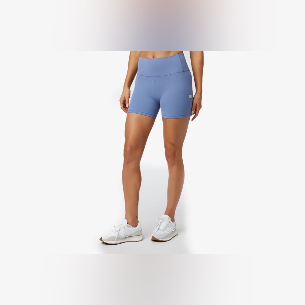 Vuori AllTheFeels Short in Blue Quartz - Picture 2 of 7
